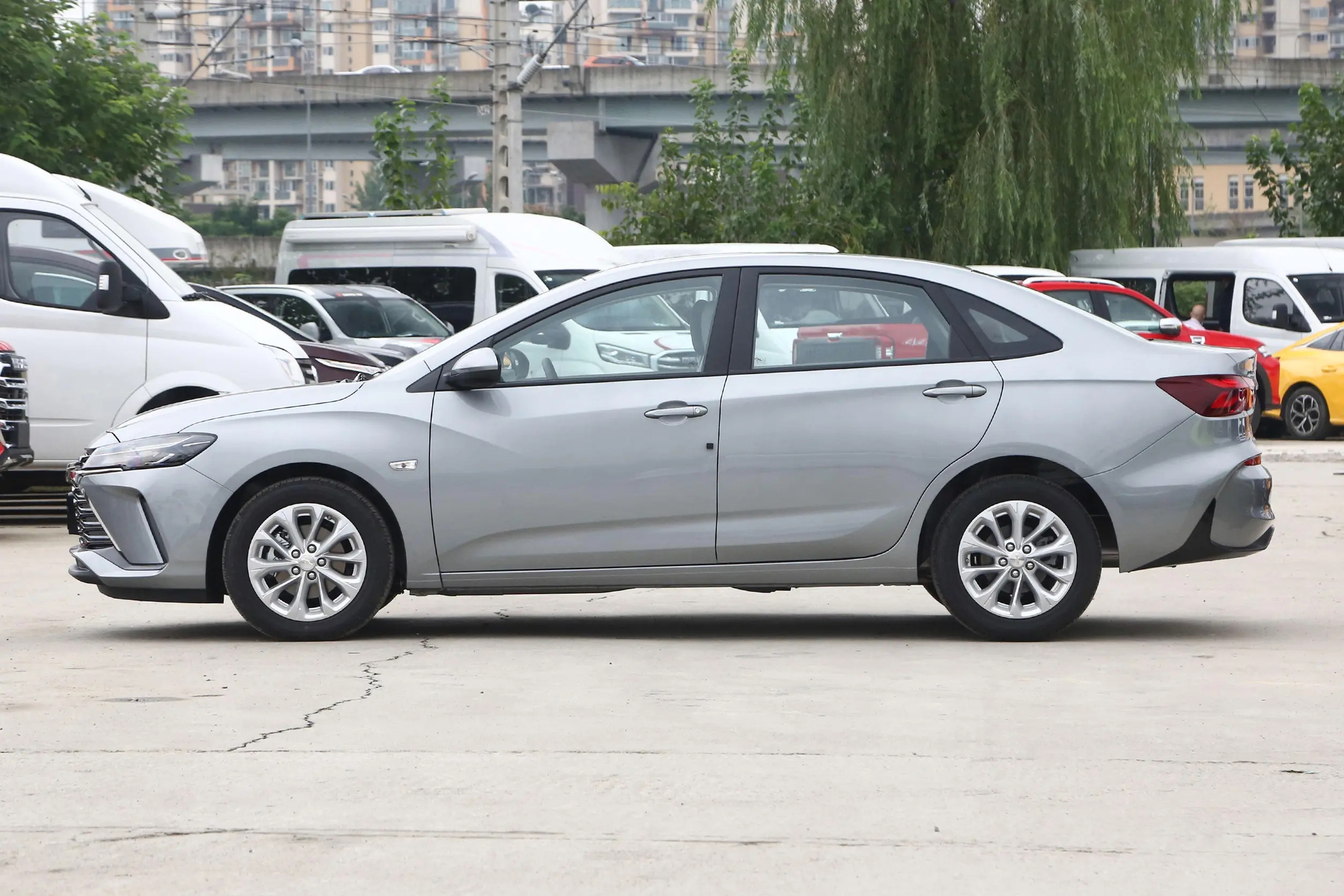 3款十万元级家轿经济与颜值兼备,10-15万落地这3台家轿是首选