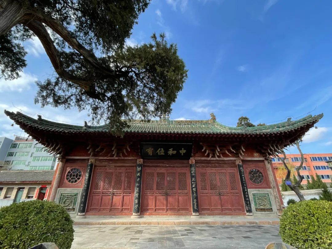 甘肃面朝黄土背朝天,甘肃秦安到西安有多远