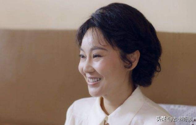 闫妮面部表情僵硬说话阴阳怪气,少年派闫妮面部怎么僵硬呢