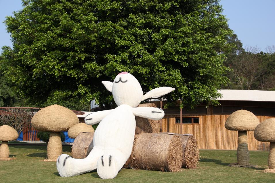 郁金香主题公园稻草人,2022年郁金香花海贵州