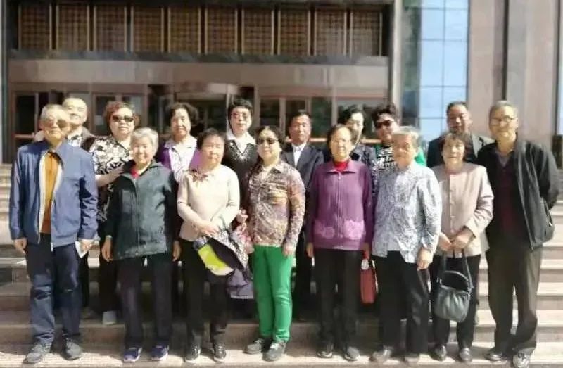 姘歌繙鐨勮嫃涓滃潯鍘熺増,姘歌繙鐨勫紶鍥借崳姝屾洸