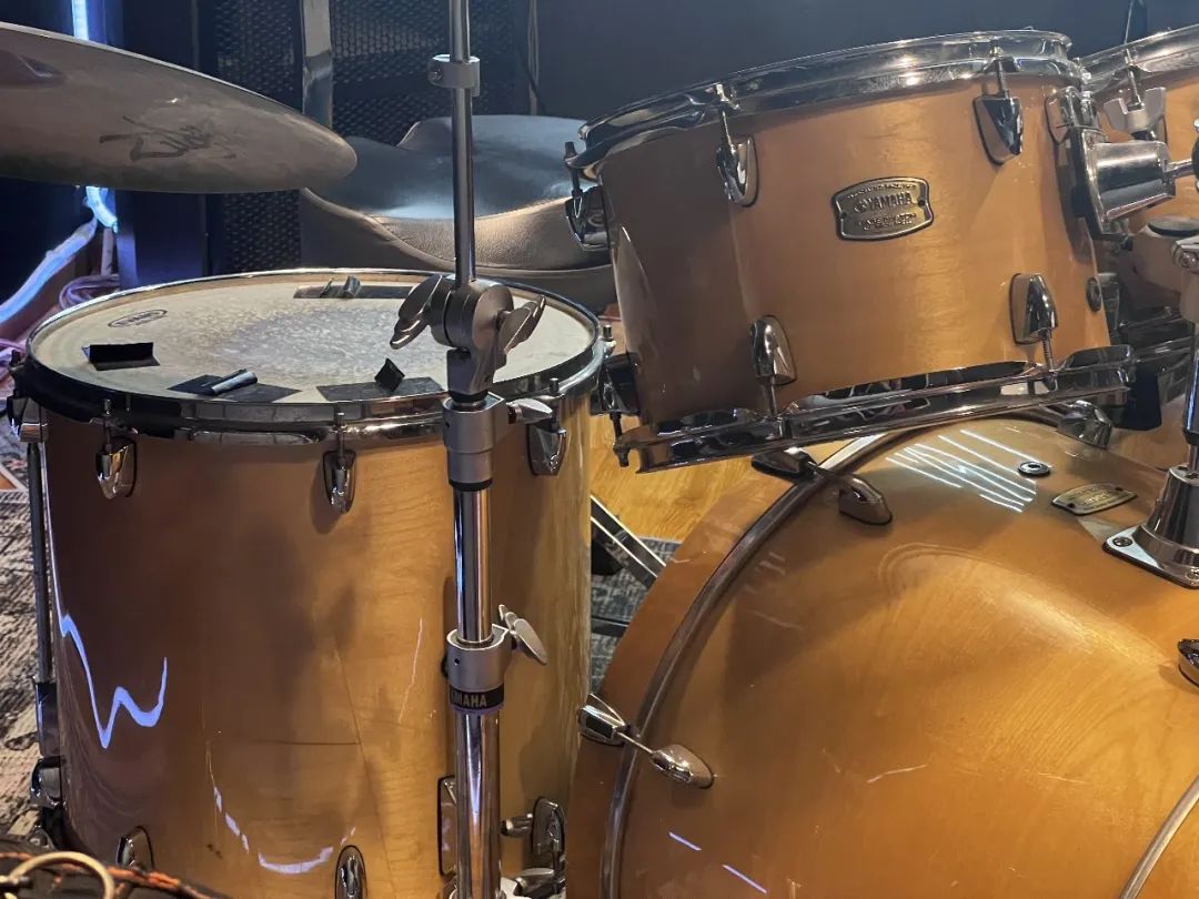 希望自己成为一个音乐人,成为一个音乐人