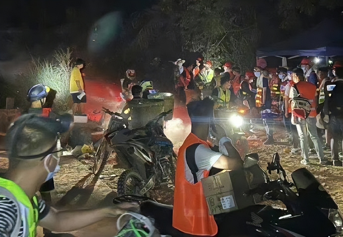 重庆龙麻子逆行者,重庆救火英雄龙麻子评论