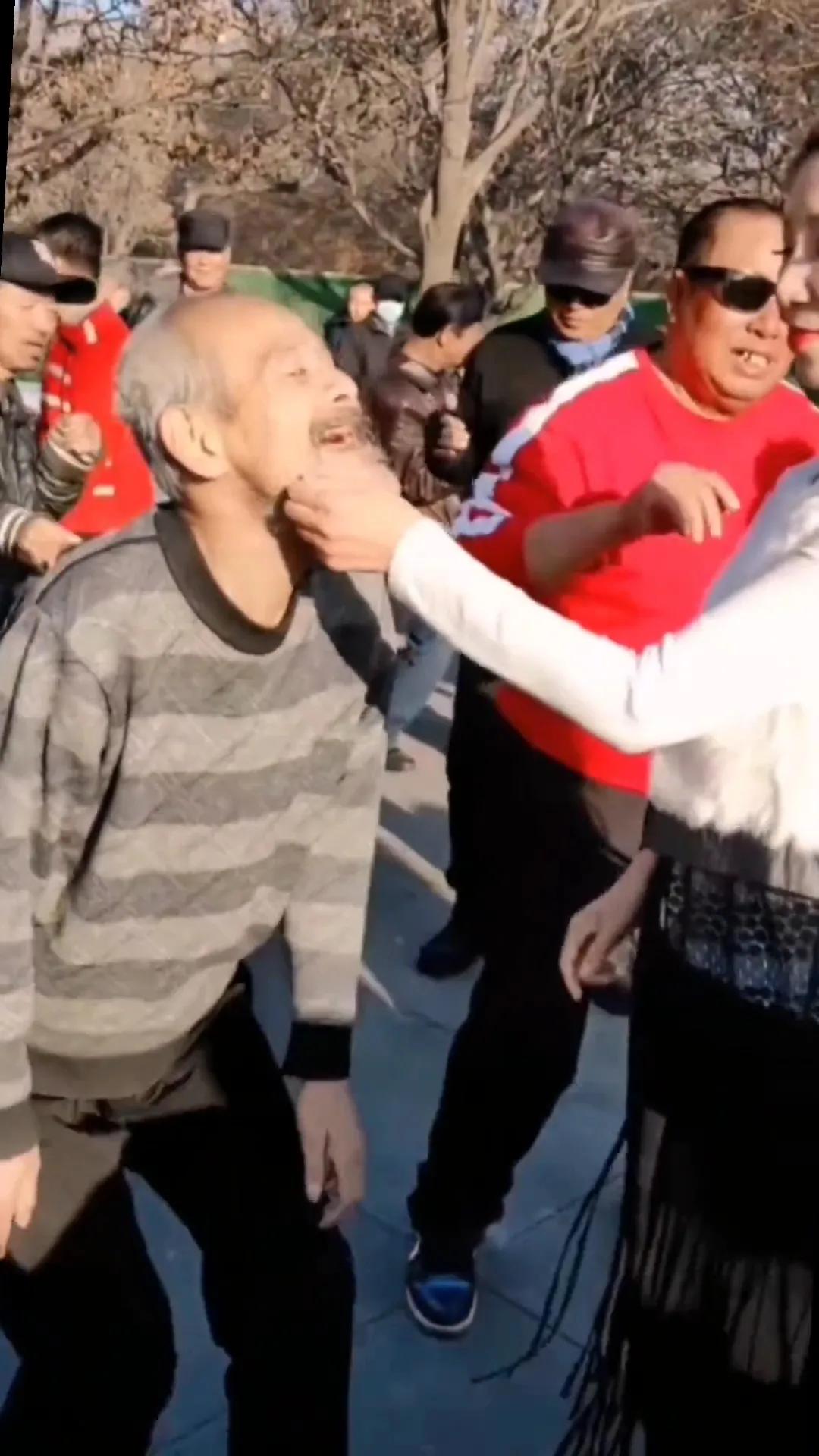 劳动公园群魔乱舞大妈去哪跳了,沈阳劳动公园大爷大妈