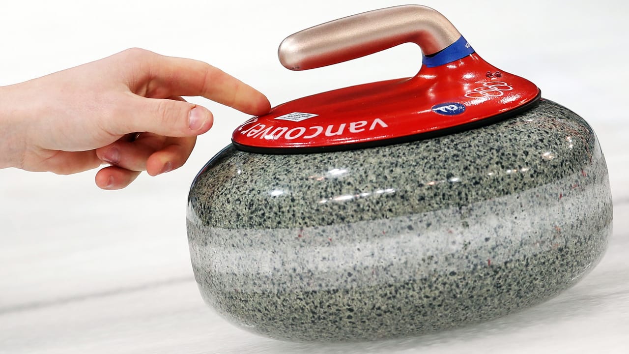 她拥有雅典娜女神般的笑颜，让整个意大利掀起“冰壶之恋”