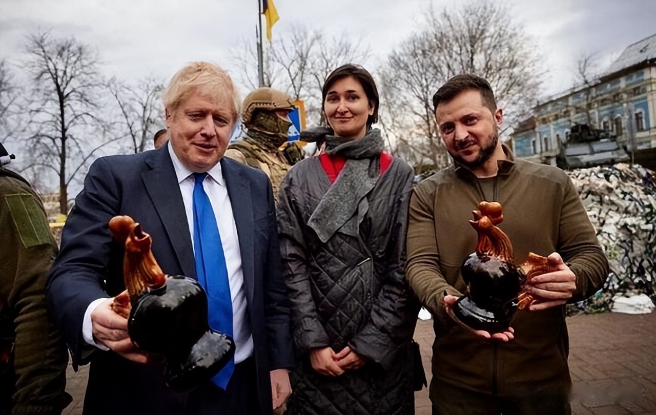 约翰逊在俄乌战争中维持强硬态度,英国约翰逊对俄乌决策
