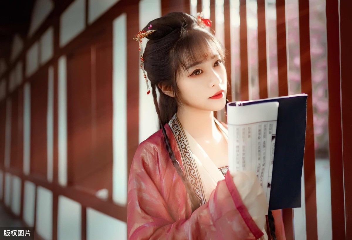 昨晚回复一位网友的留言时，我哭了。我知错，但我，不改。