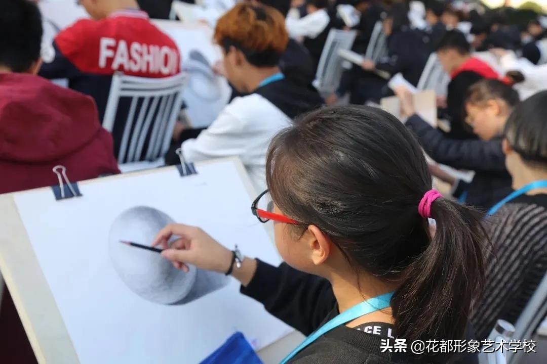 当下适合女生最有前途的10大专业,女生最吃香的十大专业初中学历