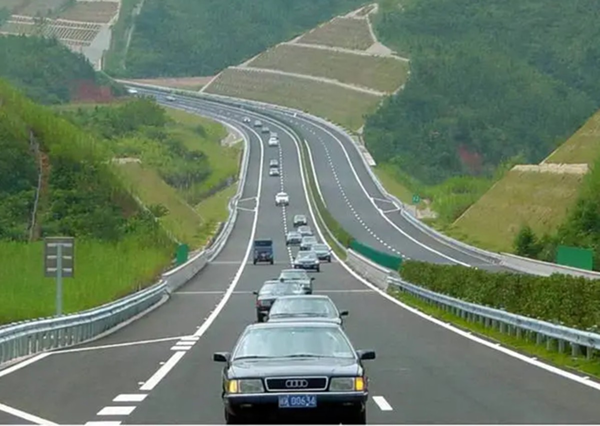 汽车在p挡卡死是什么原因,汽车卡死怎么回事