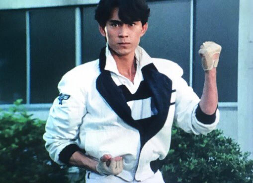 日本国宝级帅哥假面骑士,假面骑士救了人却被伤害