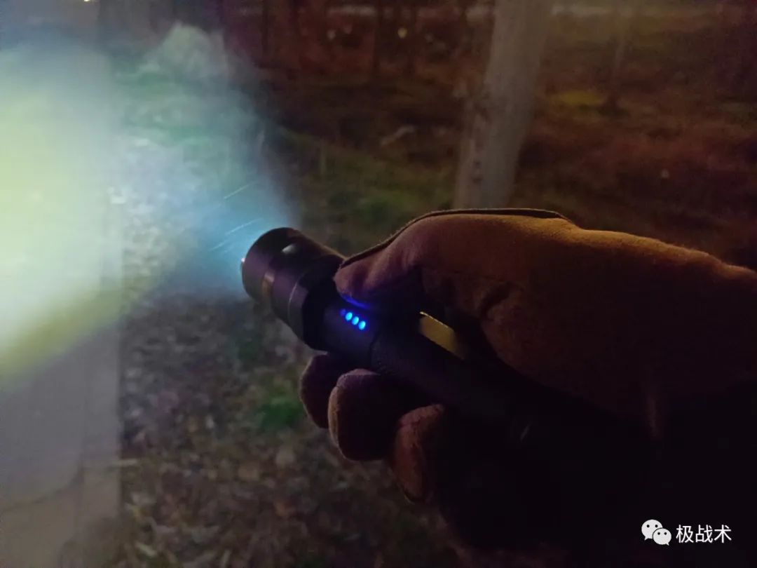 纳丽德手电筒p82测评,新标准战术手电对比纳丽德p80