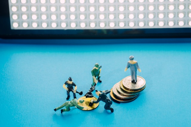 人啊一定要懂得珍惜,30岁之前应该存钱还是提升自己