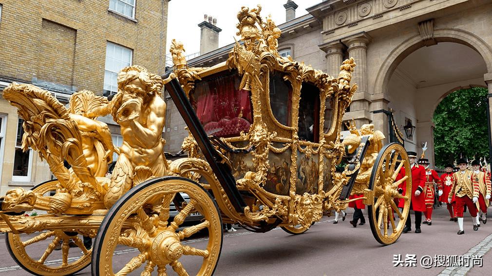 查尔斯三世加冕仪式整个过程,查尔斯三世加冕仪式戴皇冠权杖