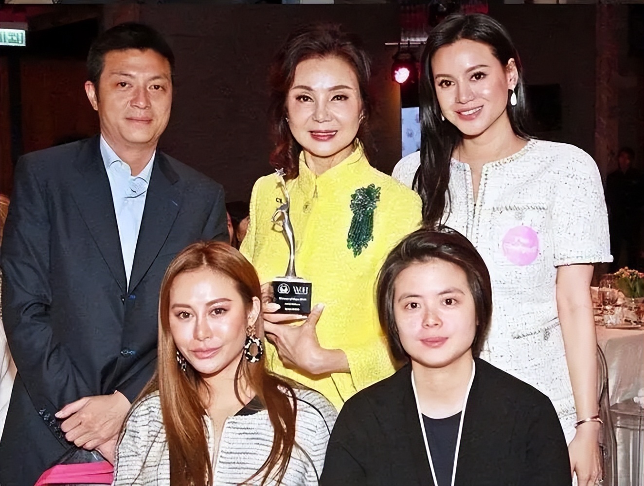 出演小婉君的她嫁入豪门生五子,小婉君24岁嫁富豪生五子