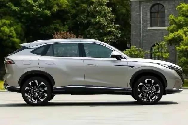 荣威新国产旗舰,荣威雄狮