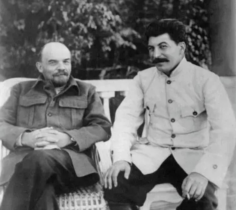 普京承认犯了大错误,普京对于列宁的评价讲话