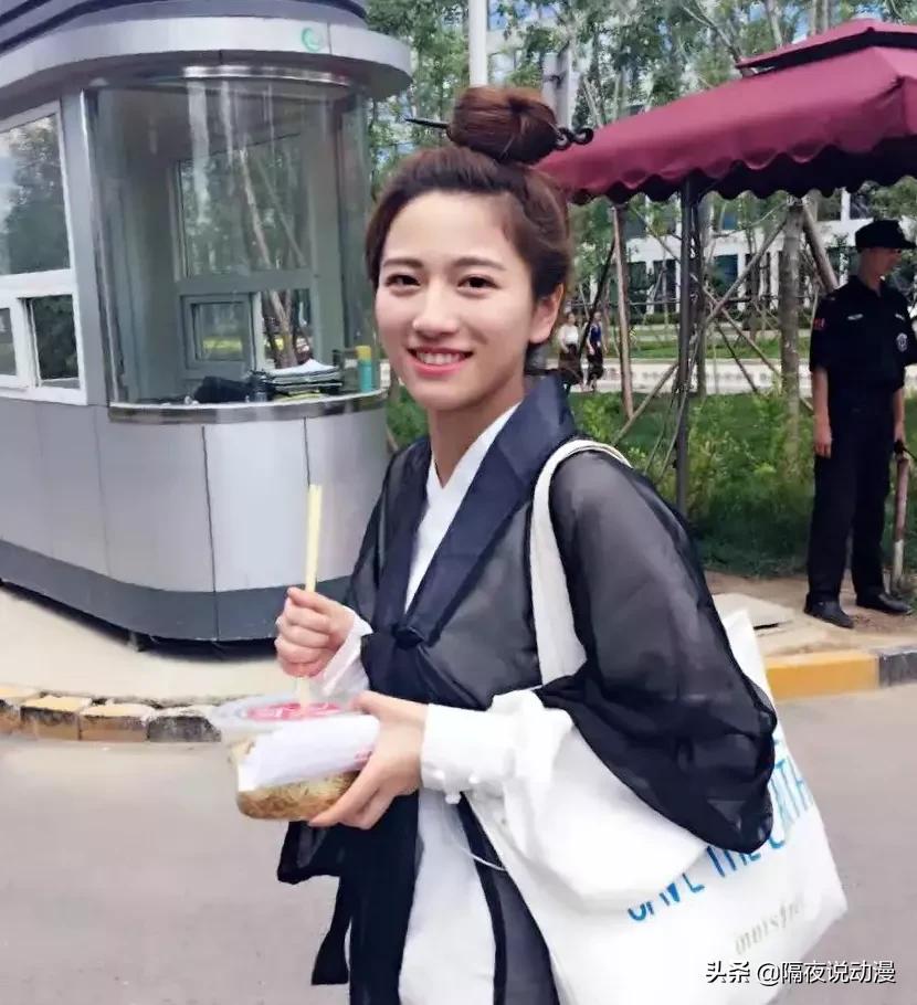 从草根民工到千亿企业老板,从草根打工人到宅男