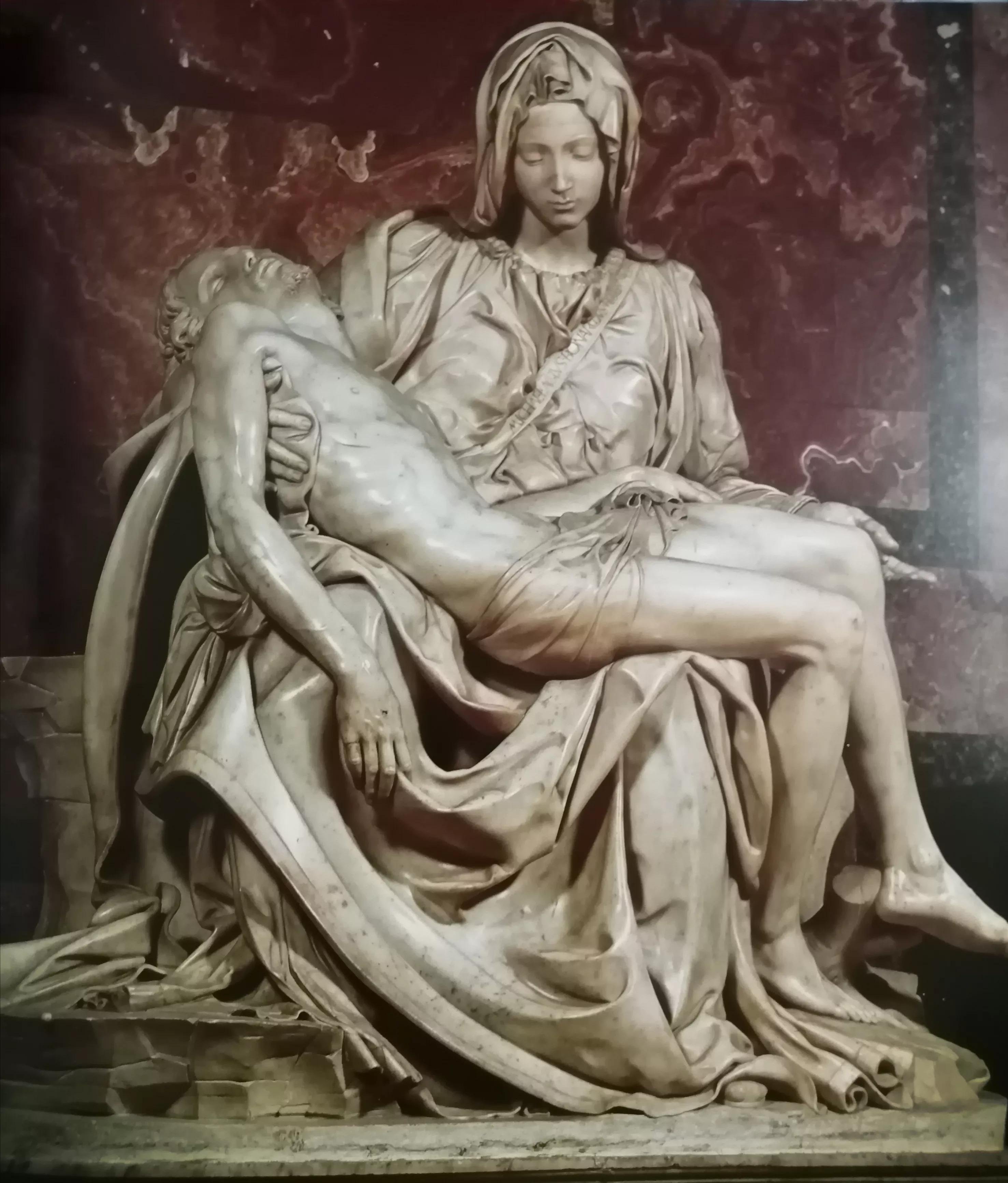 米开朗基罗雕塑作品圣殇图文,米开朗基罗的圣殇是偷来的吗