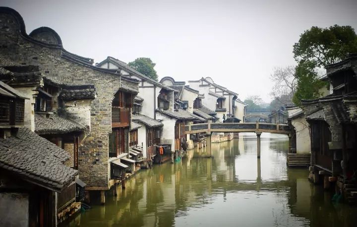 乌镇是个很美很美的地方,乌镇一个让人流连忘返的地方