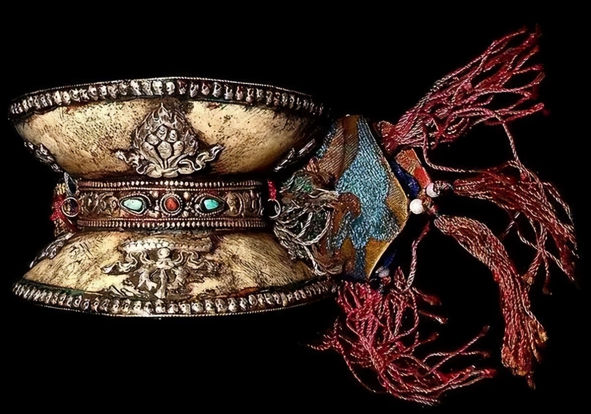 *藏西**解放前有多黑暗？虔诚信徒沦为祭品，农民一出生就是奴隶