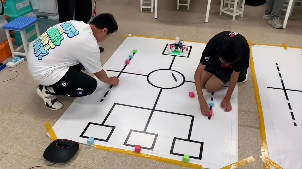 点亮科技梦想！南外河西初级中学学子在各级大赛中摘金夺银