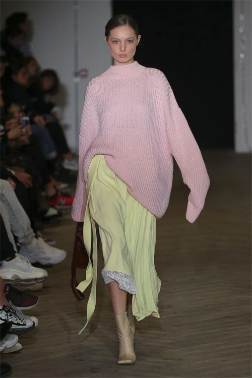 七组小众配色洋气有魅力,这些一穿上就心情愉悦的绝美配色