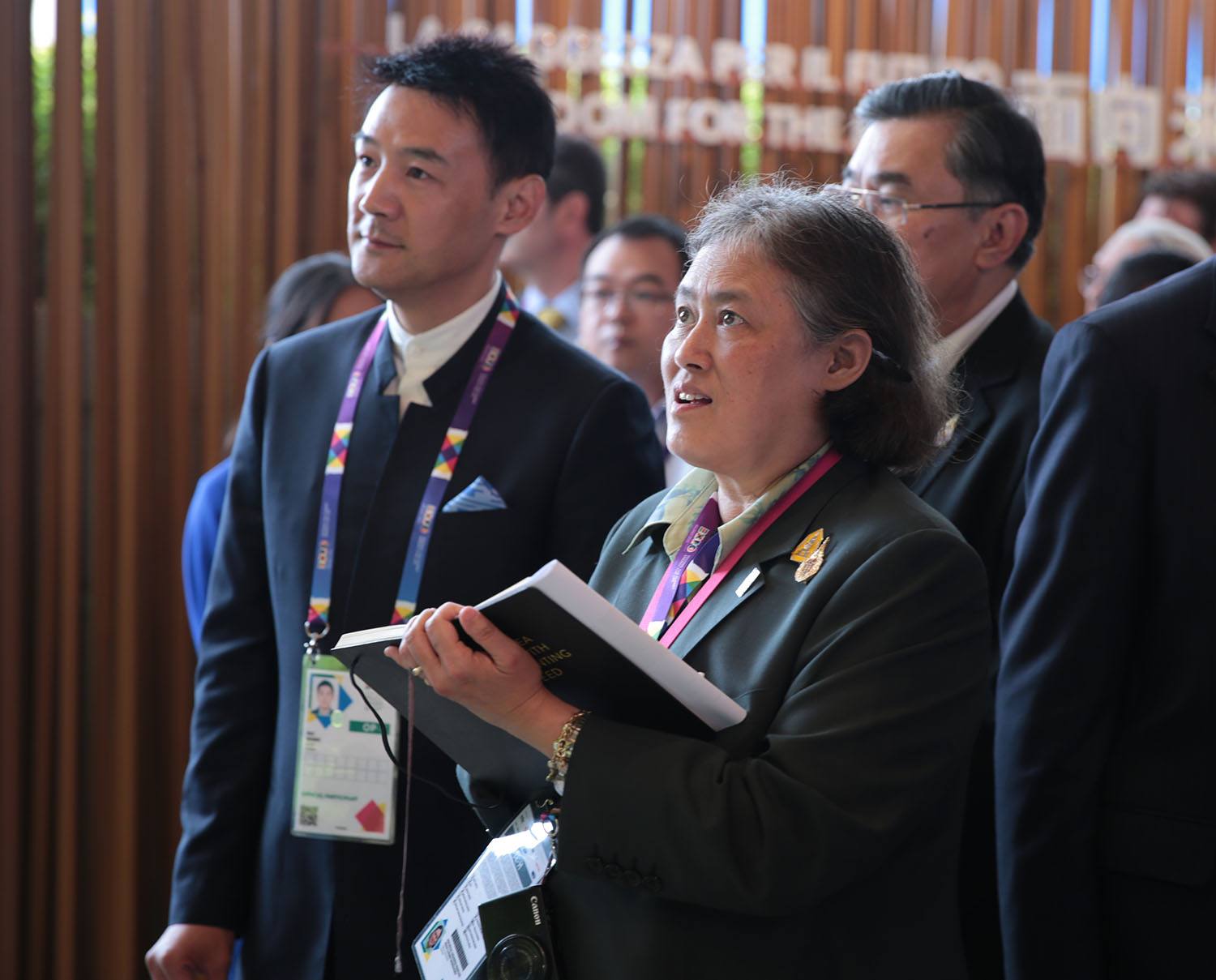 泰国王室阴盛阳衰：诗琳通终身不嫁为国家，国王却风流荒唐不成器