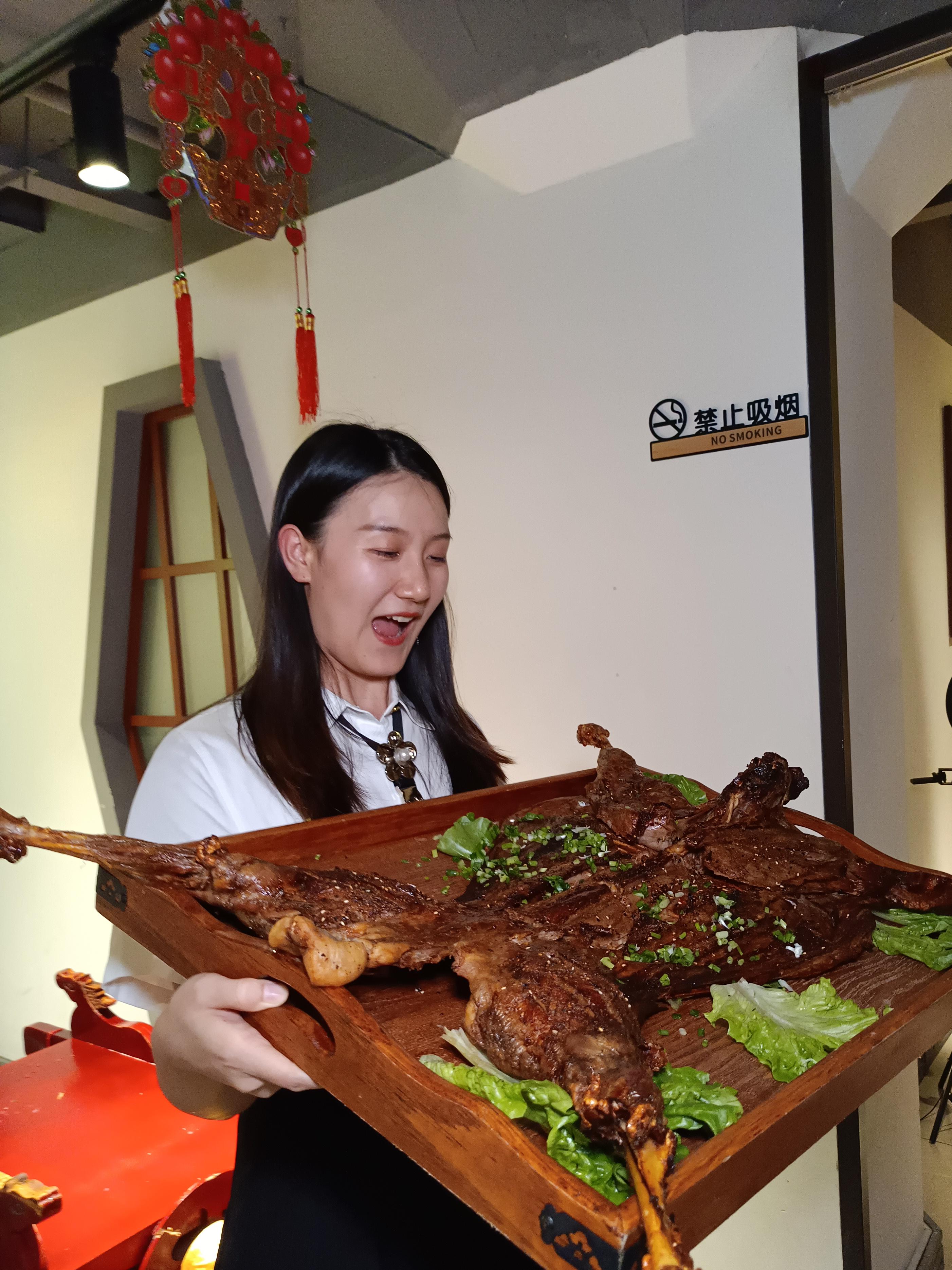 羊瑞堂|毕业季吃烤全羊，看夕阳欣赏鼓浪屿美景满满仪式感