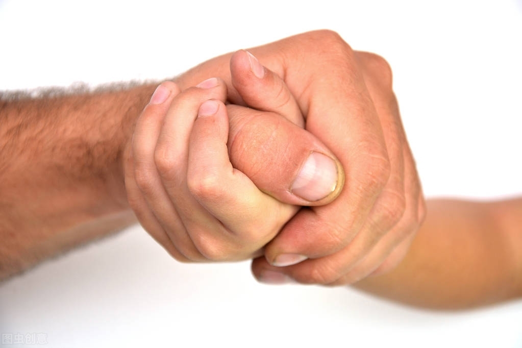 和每个人都有代沟怎么办,两个人之间的代沟是什么