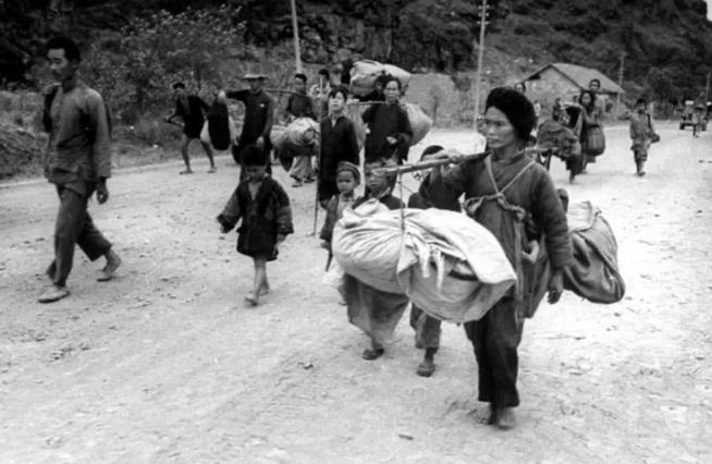 鏃ュ啗鍏借褰╄壊鐓х墖,渚靛崕鏃ュ啗鍏借缁濈増鐓х墖