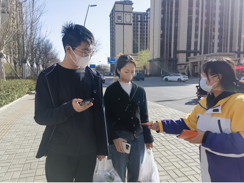 提高防范意识守住钱袋子,防疫反诈两不误提升全民免疫力