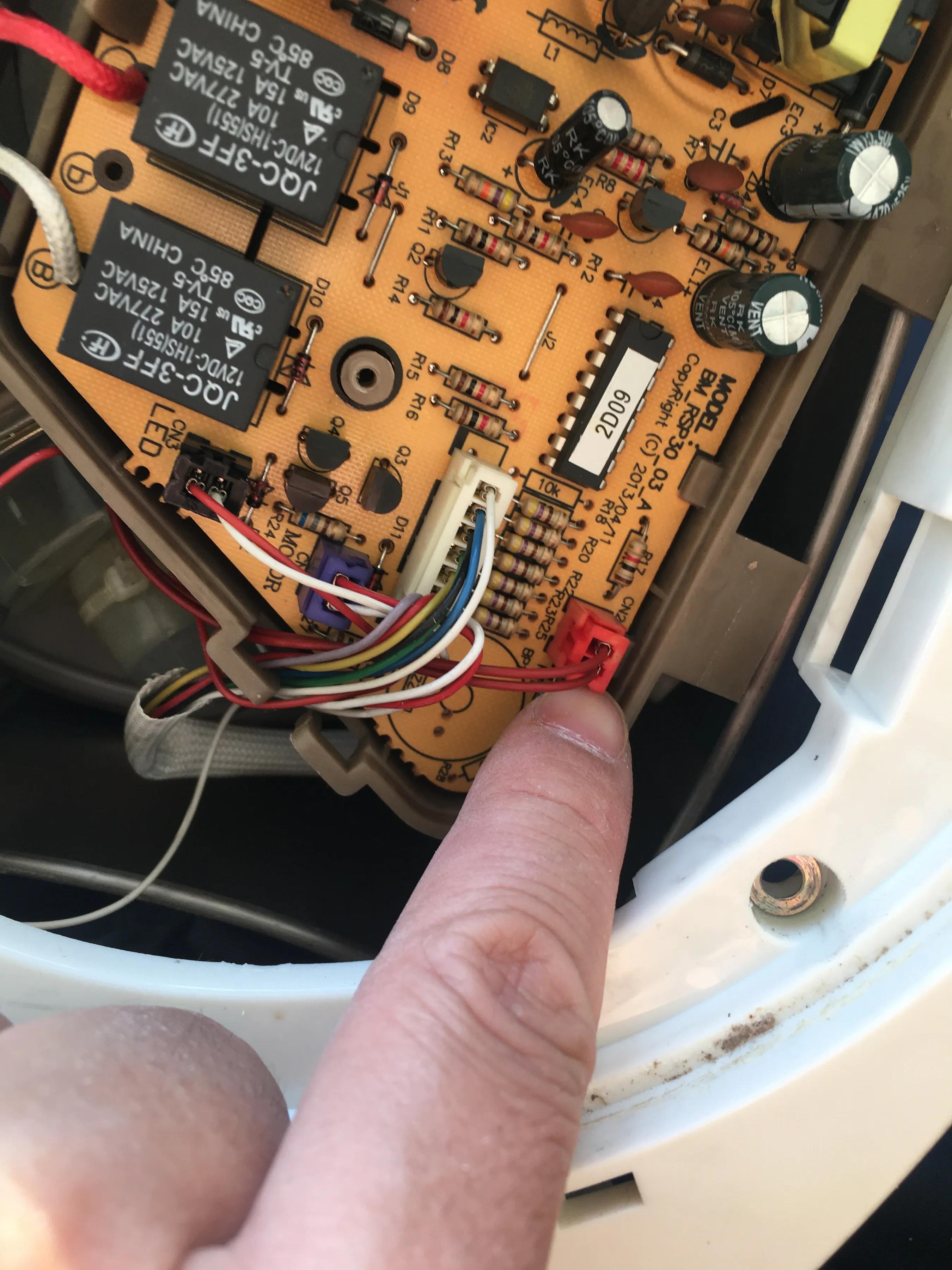 skg电热开水瓶维修教程,skg电热水壶弹簧盖弹起损坏