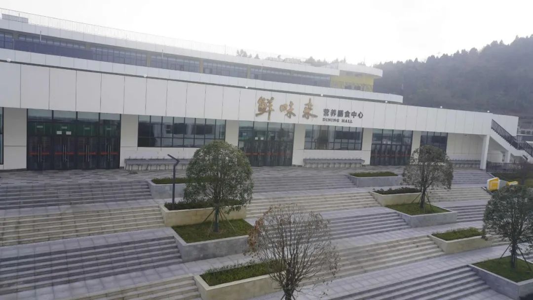 缁甸槼涓滆景楂樼骇涓鎺㈡牎,缁甸槼涓滆景楂樼骇涓鎺㈣