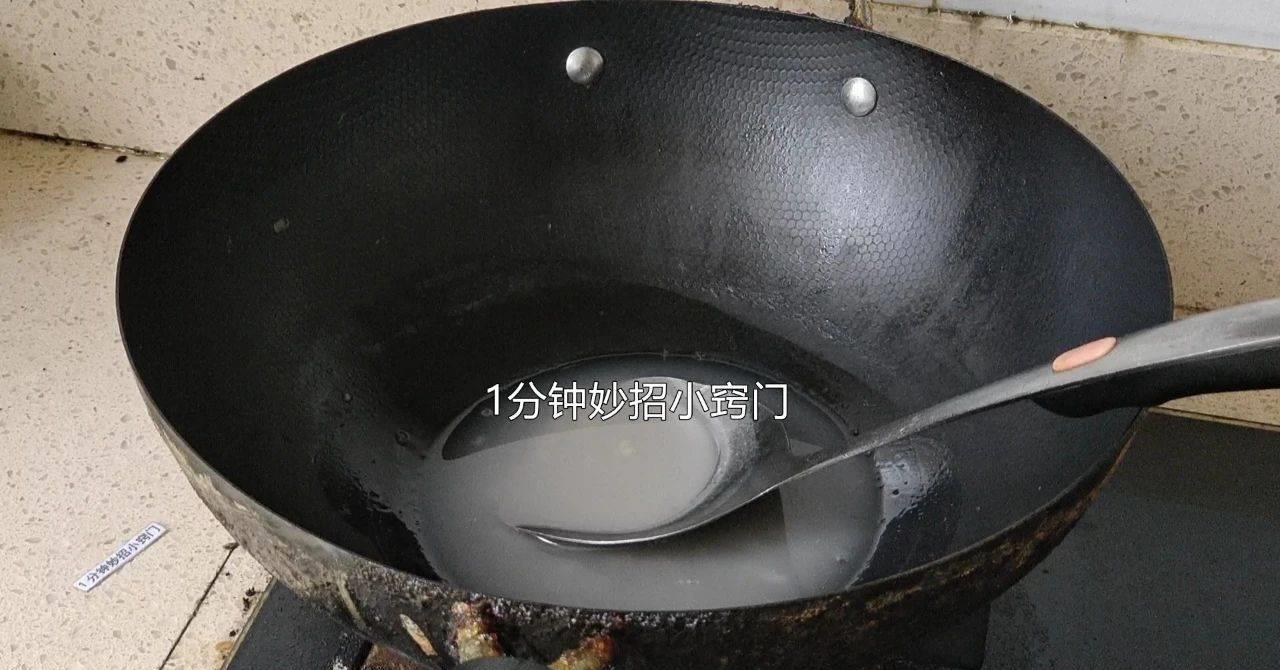 锅底糊了用什么刷,有效便捷锅底糊了用它就能解决