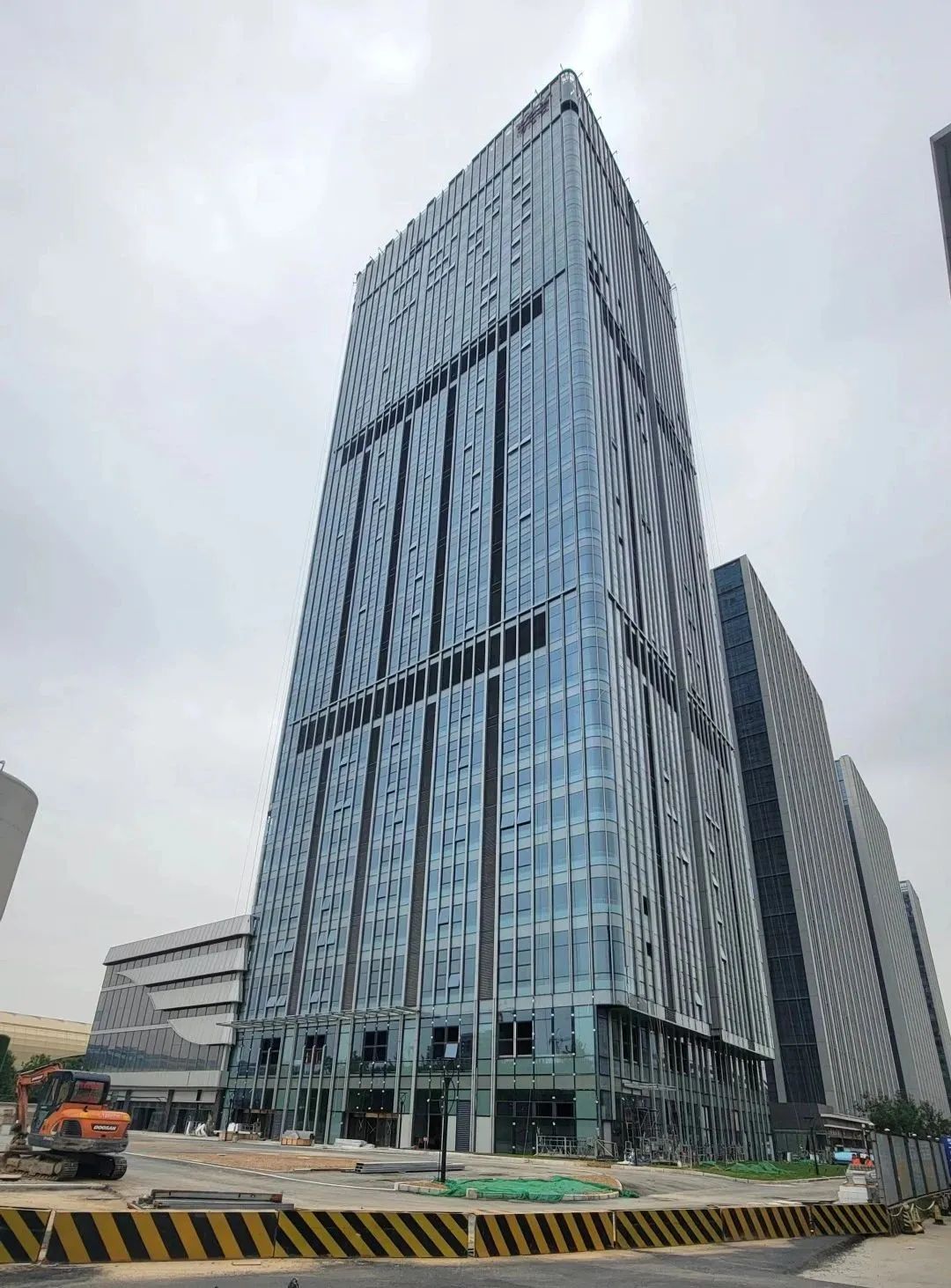 西安华南城a区南门,西安华南城e1区6街