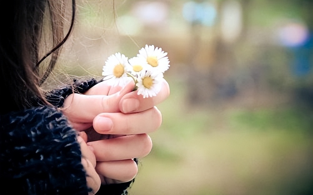 我的难过谁能懂呢伤感句子,心情难过的说说霸气短句