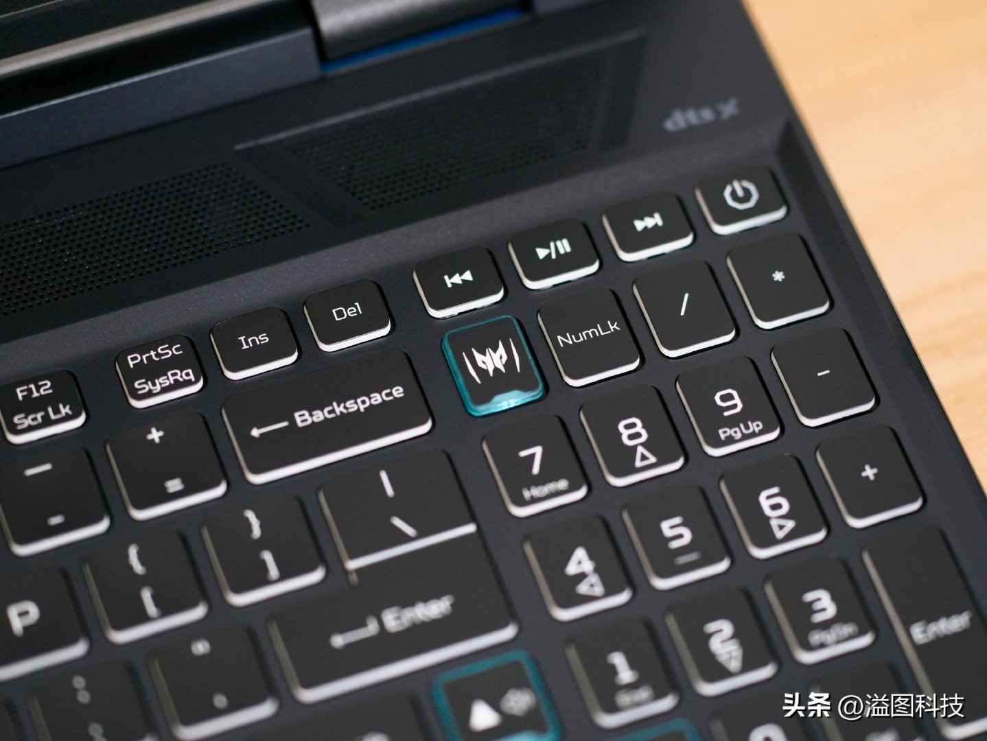 持续进化的游戏,宏碁掠夺者战斧300和拯救者r9000p