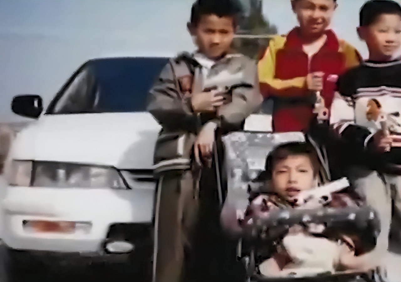 广东小伙李创利：身高80厘米，身价过亿娶美娇妻，如今怎么样了？