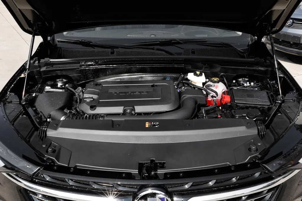 25万买宝马x1四缸2.0t落地多少钱,25万落地选择宝马x1还是合资车