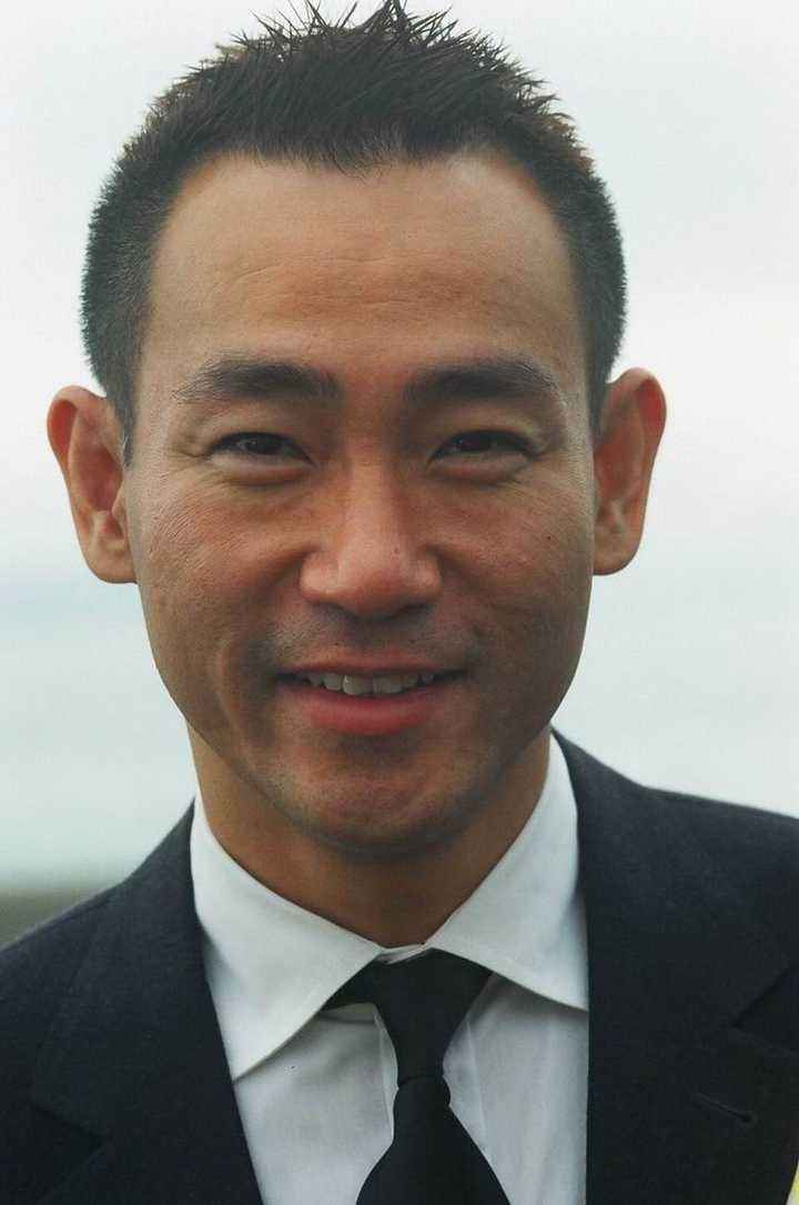 终生没结婚的香港三大男明星,至今未结婚的九位男明星