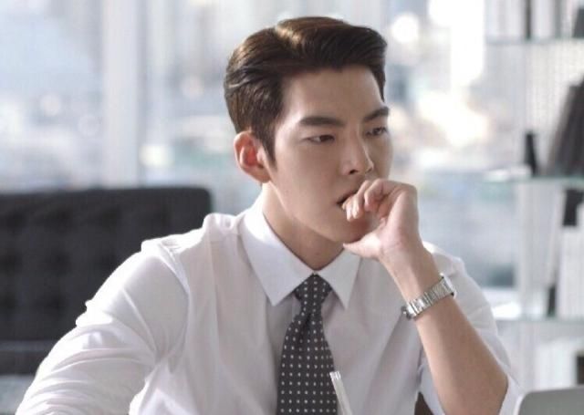 栖桐国际推荐男生成熟髮型,油頭經典不敗、寸頭乾淨俐落!