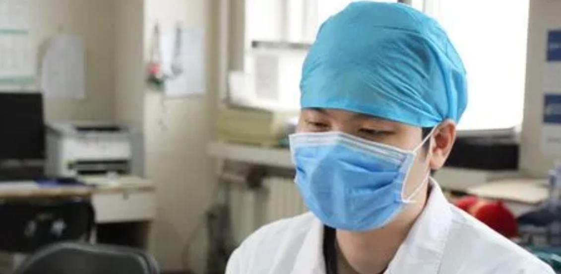 李亚诺中国断骨增高第一人,当年花16万断腿增高