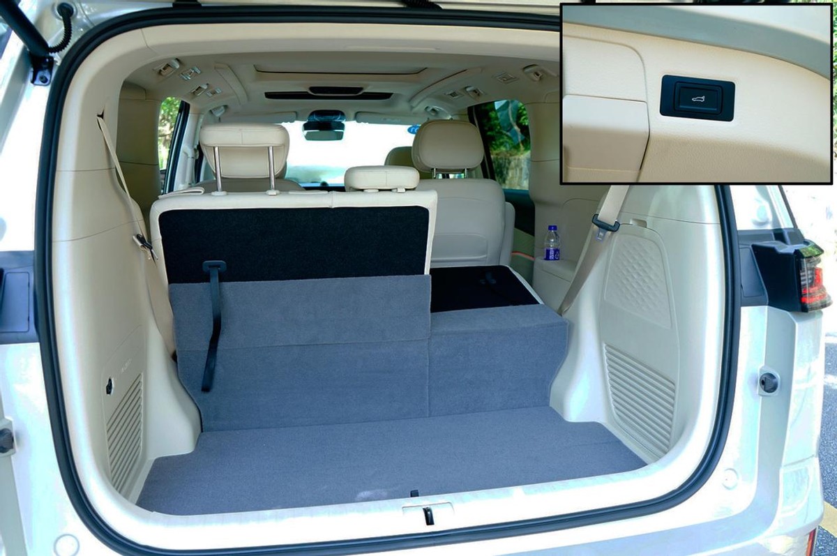 新岚图梦想家试驾白色款,2024款新岚图梦想家实际油耗测评