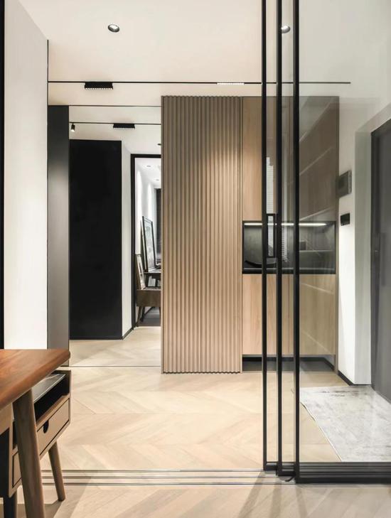 海归美女建筑师巧装89平小家电视柜里竟藏隐形门