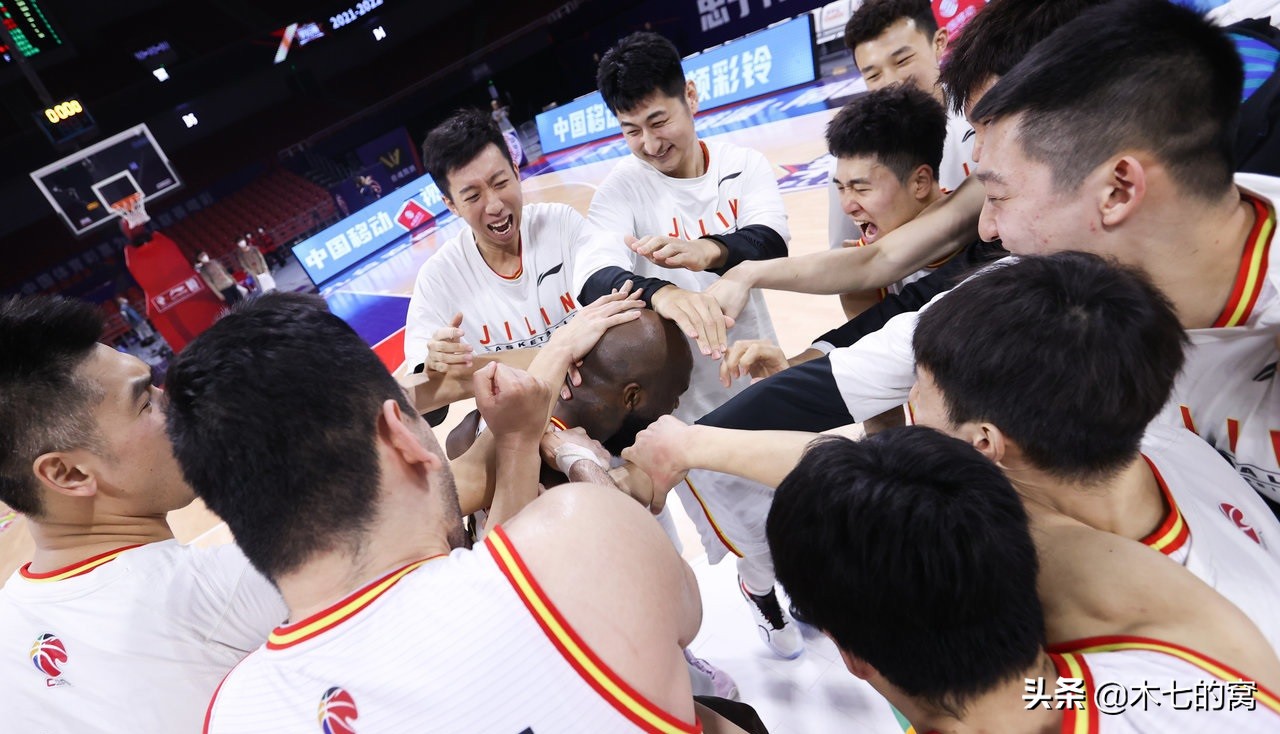 姜伟泽吉林对上海,吉林队姜伟泽图片