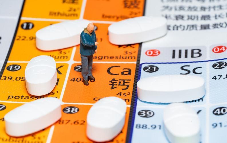 膝盖走路的时候会软一下,走路时膝盖突然闪痛并软了一下