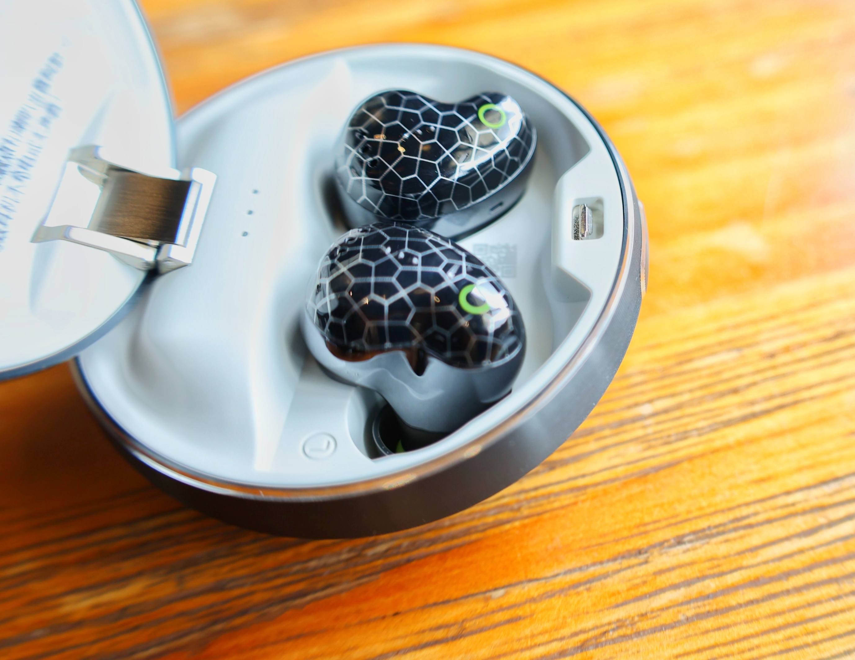 魔浪hifipods和airpodspro哪个好,魔浪hifipods佩戴有没有压迫感