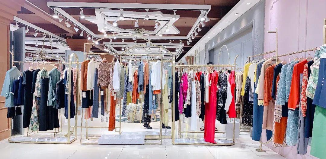 诗篇秋装连衣裙,诗篇白色卫衣连衣裙