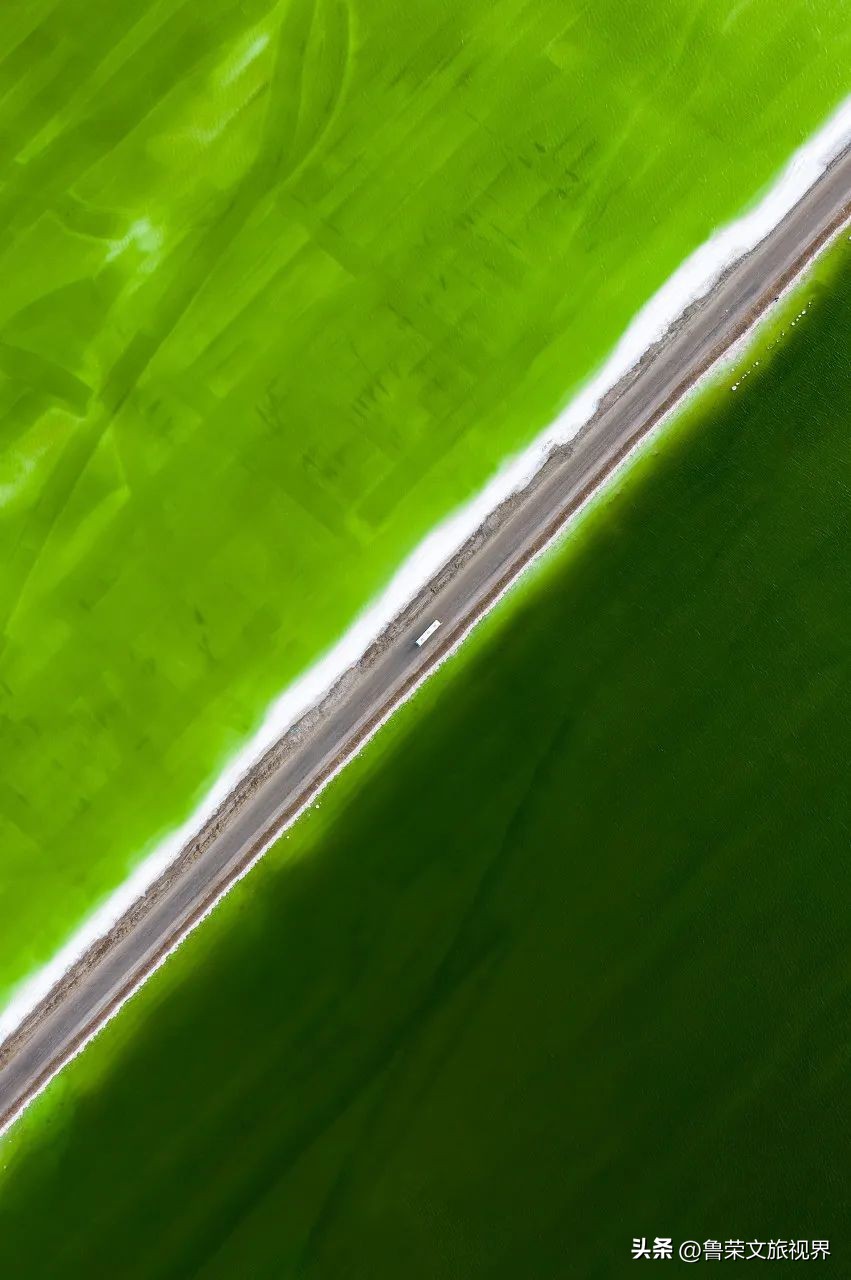 青海察尔汗盐湖,中国面积最大的盐湖,盐可供60亿人吃一千年!