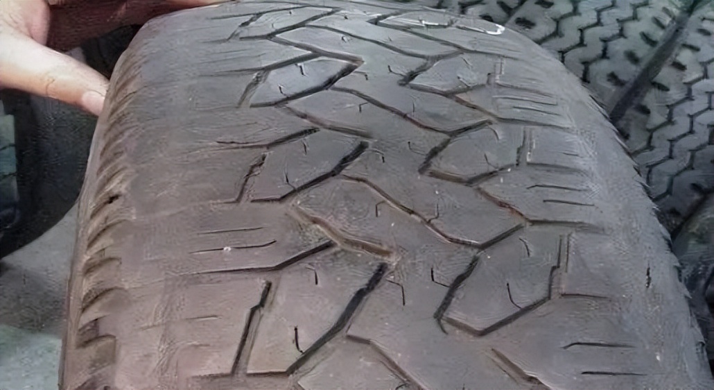 夏天需要刻意降低胎压吗,轮胎胎压容易降低